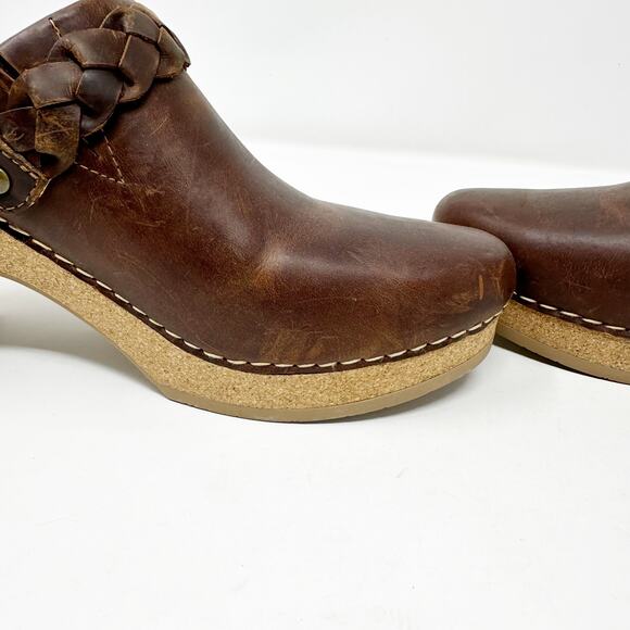 Aetrex Women’s Orthotic Support Corey Brown Leather Slip On Heeled Clog 10 - Picture 9 of 16